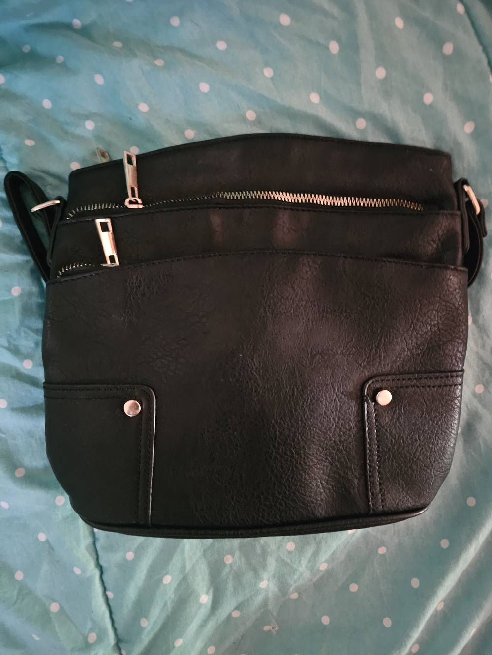Classic Black Crossbody Bag with Zip Pockets St. Barry Triple Zipper